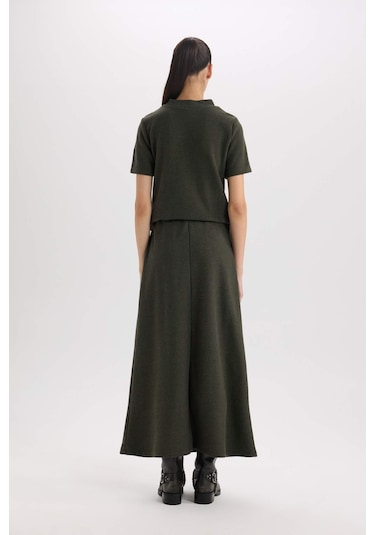 DeFacto A Kesim Esnek Belli Basic Düz Normal Bel Maxi Etek D5407AX24AUKH70 Haki DeFacto A Kesim Esnek Belli Basic Düz Normal Bel Maxi Etek D5407AX24AUKH70 Haki