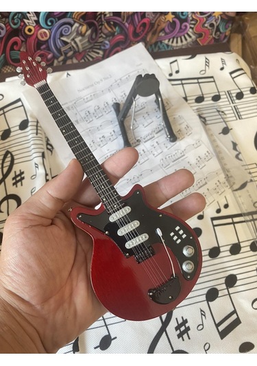 Elektro Gitar El Yapımı Ahşap Minyatür Hediyelik Biblo 25 Cm Quee