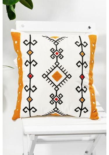 Beyaz Kumaş Punch Nakışlı Dekoratif Kırlent Kılıfı 45 X 45 Cm