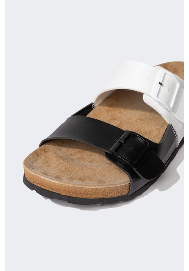 DeFacto Erkek Düz Taban Çift Bantlı Suni Deri Terlik C3754AX24HSKR1