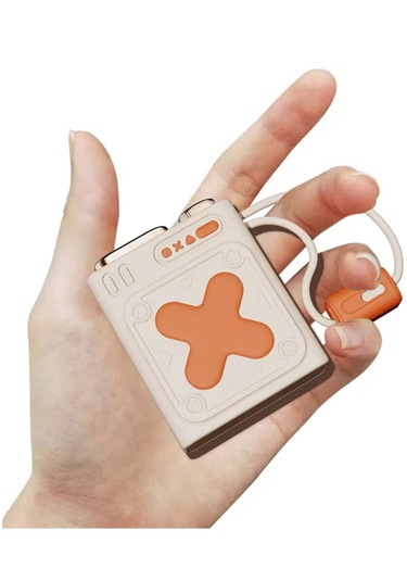 Mini 68mm 22.5w Led Göstergeli Pd 10.000mah, Dahili Type-c Ve Lightning Kablolu Usb Çıkışlı Powerbank Bej