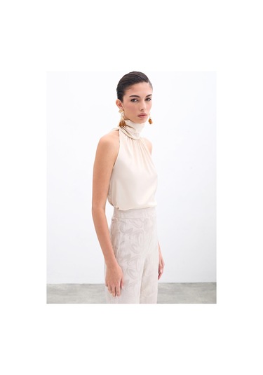 Boğazlı Kolsuz Bluz - Bej-135951 Bej