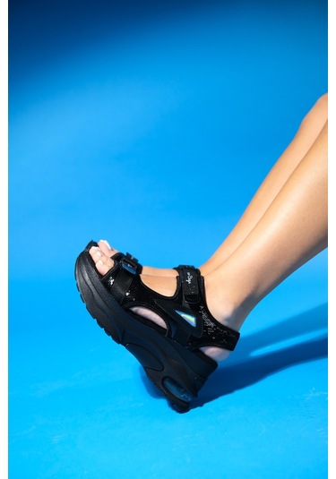 Arthur Siyah Payetli Bantlı Kalın Taban Kadın Spor Sandalet Siyah