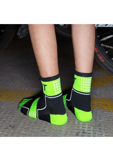 Yeşil Yansıtıcı Bisiklet Çorapları Yüksek Görünürlük Nefes Alabilen Atletik Çoraplar Bisiklet Sürme Koşu Çorapları Yeşil