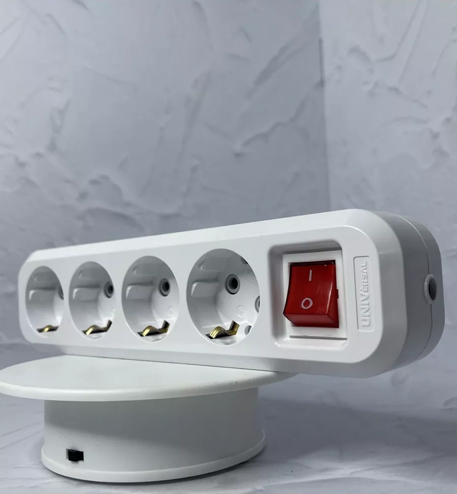 Unıversal Dört Girişli Priz Döneltisi Anahtarla 204916930 S304