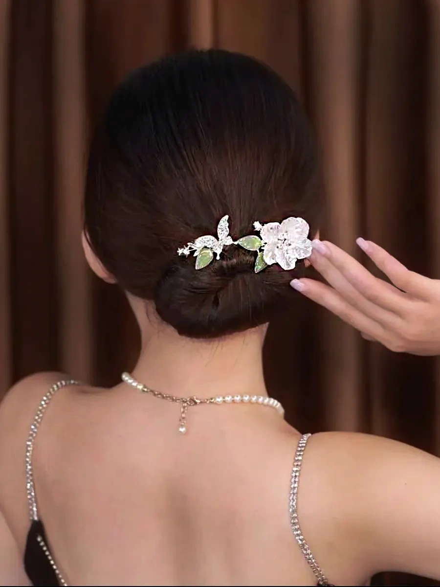 Bıjuteks Saçlar, Şekiller Ve Topuz Yapma İşleçleri İçin Twist Ve Büküm İğnesi Sophist Twist . 271982482 Beyaz