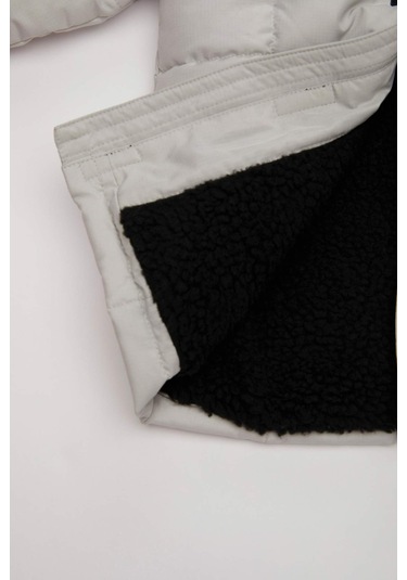 Defacto Erkek Bebek Su İtici Ribana Kollu Kapüşonlu Mont C7760A524WNGR503 Gri Defacto Erkek Bebek Su İtici Ribana Kollu Kapüşonlu Mont C7760A524WNGR503 Gri