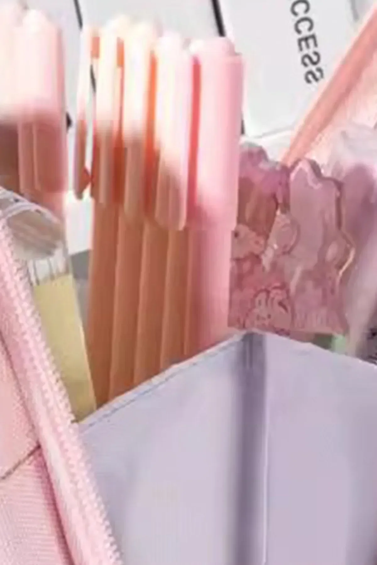 Mor Renkli Çanta Model Kalemlik, 3 Bölmeli, 6 Hücreli, Şık Ve Kullanışlı Kalemlik Mor