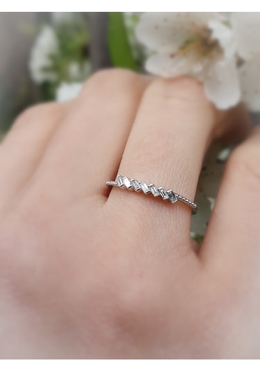 Nadias Jewellery - Pırlanta Minimalist Yüzük