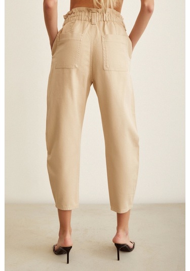 Never More Beli Lastikli Düğme Kapalı Boyfriend Jean Bej