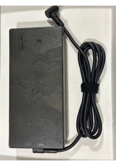 20 Volt 12 Amper Asus Uyumlu Adaptör 240 Watt 6.0 Mm 3.7 Mm Asus Uyumlu Notebook Adaptör