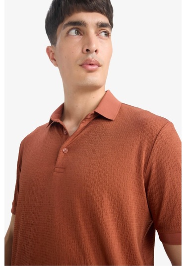 DeFacto Slim Fit Dar Kesim Polo Yaka Dokulu Kısa Kollu Krinkıl Tişört E1222AX25SMBN312