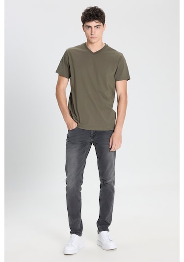 Ac&Co / Altınyıldız Classics Slim Fit Dar Kesim V Yaka Pamuklu Erkek Tişört Haki Ac&Co / Altınyıldız Classics Slim Fit Dar Kesim V Yaka Pamuklu Erkek Tişört Haki