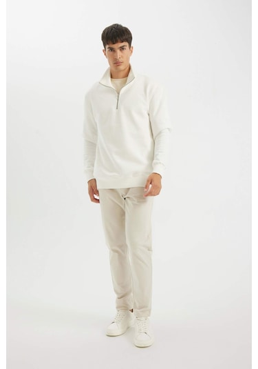 DeFacto Comfort Regular Fit Rahat Kalıp Fermuarlı Dik Yaka Basic Düz Sweatshirt X7405AZ24AUWT32 DeFacto Comfort Regular Fit Rahat Kalıp Fermuarlı Dik Yaka Basic Düz Sweatshirt X7405AZ24AUWT32