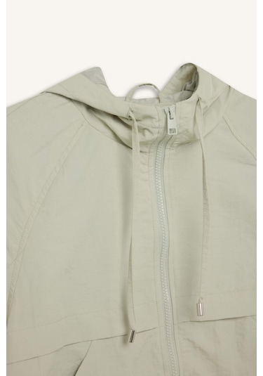 Defacto Regular Fit Kapüşonlu Fermuarlı Crop Yağmurluk E8546ax25augn1199 Yeşil