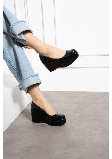 Zenneshoes Helena Dolgu Topuklu Kadın Ayakkabı Siyah Rugan