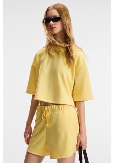 VELA Kadın Esnek Kumaşlı Bisiklet Yaka Oversize Fit Sarı T-Shirt