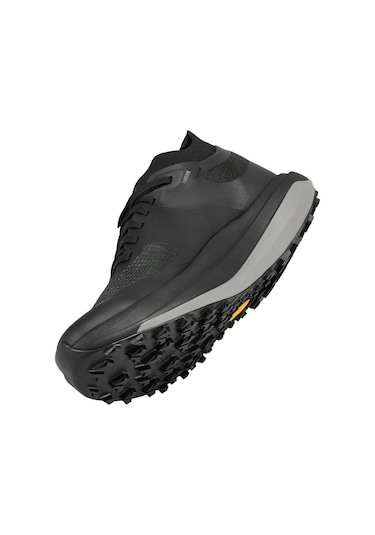 Arc'teryx Sylan Pro Kadın Dağ Koşu Ayakkabısı, Hafif, Nefes Alabilir, Hız Için Tasarlandı, Vibram Ve Infuse Teknolojili Siyah
