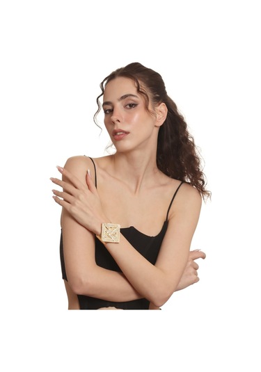 Kadın Lak Altın Renk Kaplama Ayarlanabilir Açık Bant Örgü Dokulu Geometrik Figürlü Bileklik Altın