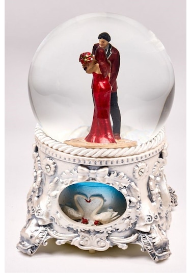Kar Küresi Büyük 120 Mm . El Boyaması,müzikli Ve Kendinden Üflemeli, Kırmızılı Kadına Bir Buket