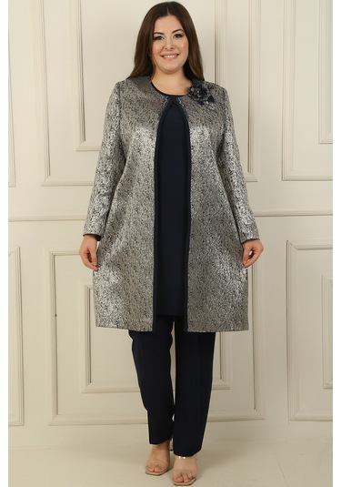 Kolsuz Yanları Yırtmaçlı Bluz Boncuk Detaylı Astarlı Uzun Jakarlı Ceket Pantolon Büyük Beden 3'lü Takım Lacivert