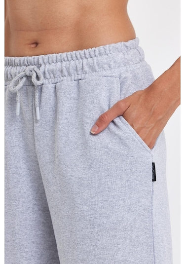 2'li Kadın Rahat Kesim Beli Lastikli Mevsimlik Yumuşak Kumaş Cepli Siyah-gri Uzun Bermuda Şort Siyah - Gri