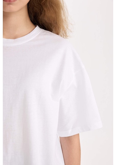 DeFacto Oversize Geniş Kalıp Basic Düz Bisiklet Yaka Kısa Kollu Beyaz Tişört V4136AZ25SMWT34