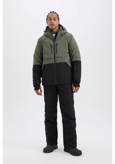 DeFactoFit Kayak Montu Su İtici Rüzgar Geçirmez Kapüşonlu Fermuarlı Eldiven Detaylı Ultra Korumalı A7114AX24WNKH109