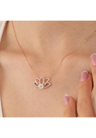 Gümüş Pazarım Lotus Çiçeği Kadın Gümüş Kolye