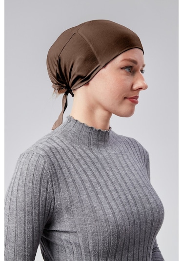 Kadın Tesettür Likralı Penye Dikişsiz Kaymaz Düz Bağlamalı Bone Çokolata Kahverengi