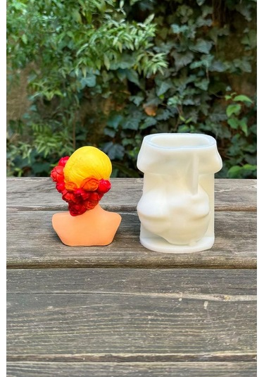 Yana Utangaç Kadın Büst Silikon Mum Kalıbı