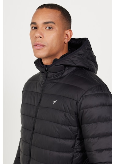 Erkek Sıyah Standart Fit Normal Kesim Kapüşonlu Mont Siyah