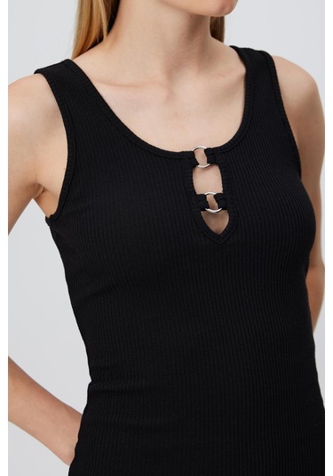 HALKA APLİKELİ ASKILI ELBİSE SİYAH