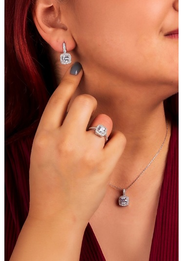 925 Ayar Gümüş Rodyumlu Zirkon Taşlı Kare Bayan Takı Seti -8226 Gümüş