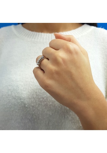 Lova G Renk 0,25 Karat Pırlanta Beştaş Yüzük - IDL Sertifikalı