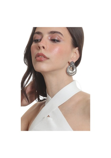 Labalaba Kadın Yaprak Dokulu Çivili Model Çanta Formlu Küpe - Gümüş Antrasit