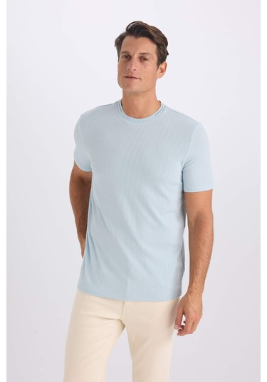 DeFacto Slim Fit Dar Kesim Bisiklet Yaka Kısa Kollu Krinkıl Kısa Kollu Tişört D7225AX25SPBE771 DeFacto Slim Fit Dar Kesim Bisiklet Yaka Kısa Kollu Krinkıl Kısa Kollu Tişört D7225AX25SPBE771