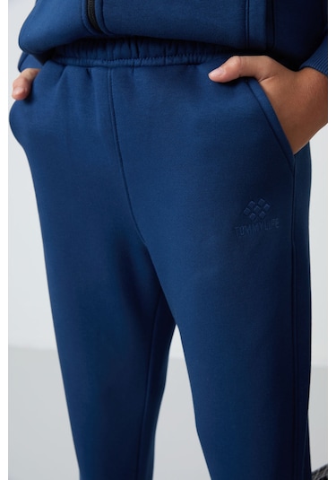 Tommy Life Parlament Pamuklu Kalın İçi Tüylü Yumuşak Dokulu Standart Fit Nakışlı Erkek Çocuk Eşofman Takım - 1 Parlement Mavisi Tommy Life Parlament Pamuklu Kalın İçi Tüylü Yumuşak Dokulu Standart Fit Nakışlı Erkek Çocuk Eşofman Takım - 1 Parlement Mavisi