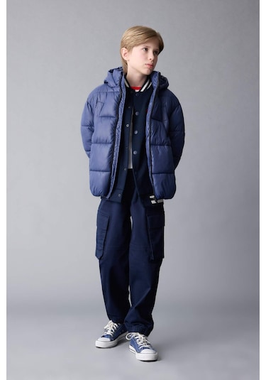 DeFacto Erkek Çocuk Su İtici Kapüşonlu Fermuarlı Cepli Mont C5565A824WNNV147