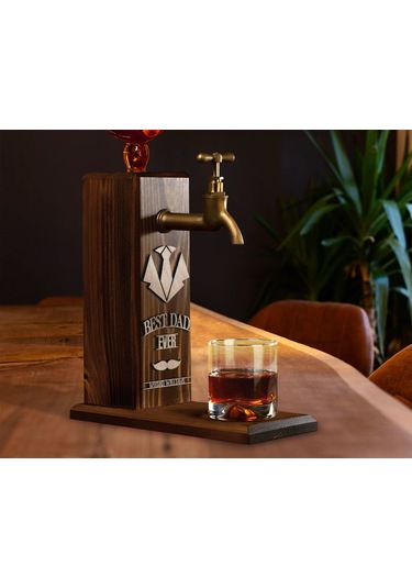 Bk Gift Kişiye Özel Kabartma İsimli Babalar Günü Tasarımlı Musluklu Ceviz Ahşap Şarap Standı, Viski Çeşmesi, Babaya Hediye, İçecek Dispenseri-6