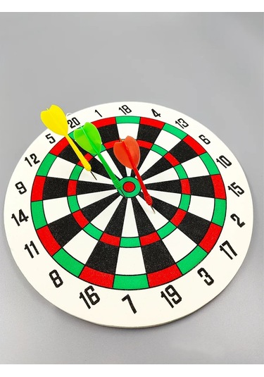Sılwın Darti Şutları İle Dart Hedefi 184354684
