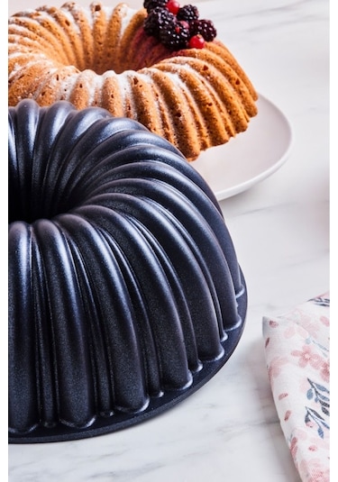 Karaca  Diamond Döküm Dilimli Kek Kalıbı 26 cm