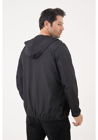 Erkek Siyah Kapüşonlu Su Ve Rüzgar Geçirmez Cepli İçi Astarlı Oversize Yağmurluk Siyah