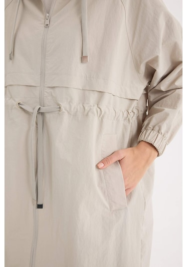 DeFacto Su İtici Kapüşonlu Fermuarlı Cepli Beli Büzgülü Mevsimlik Uzun Yağmurluk A6245AX25SPGR472 Gri DeFacto Su İtici Kapüşonlu Fermuarlı Cepli Beli Büzgülü Mevsimlik Uzun Yağmurluk A6245AX25SPGR472 Gri