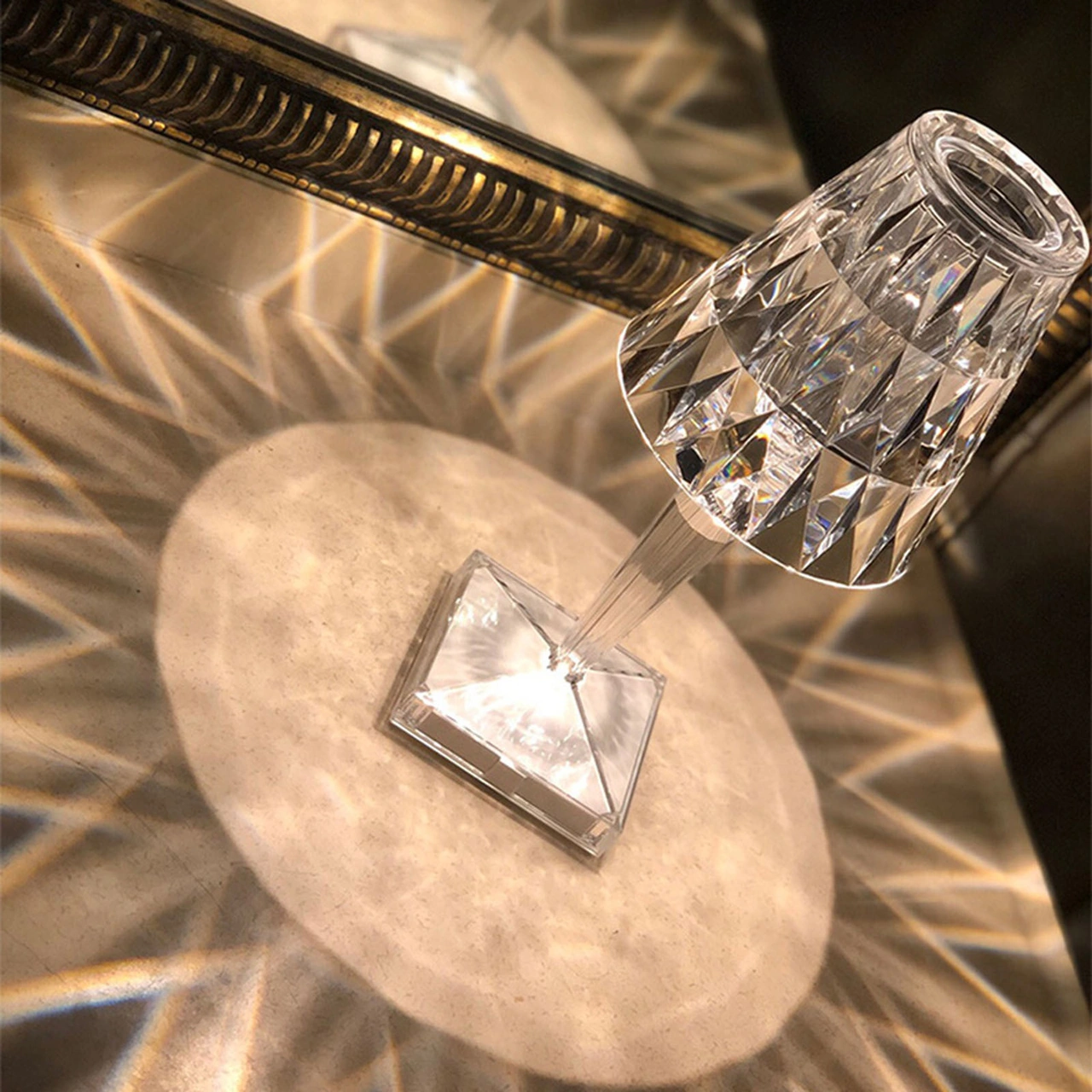 Shineyee Usb Beslemeli Kristal Masa Lambası - 3000k/6000k Işık Ayarı, Pmma Malzeme, Modern Tasarım, St001 Modeli Işık Ampülü Dahil