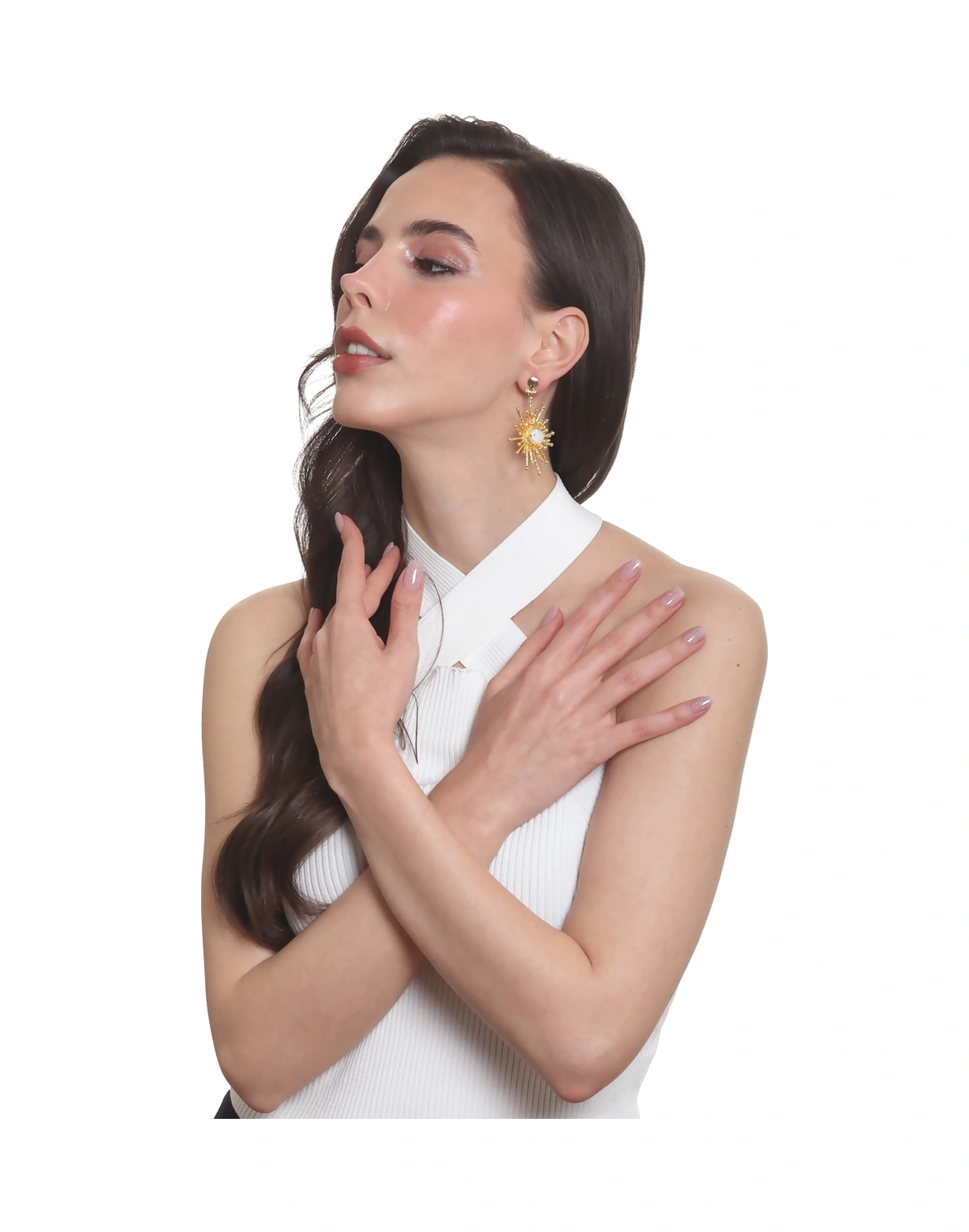 Labalaba Kadın Altın Renk Kaplama Sedef Detaylı Çivili Model Büyük Güneş Küpe altın