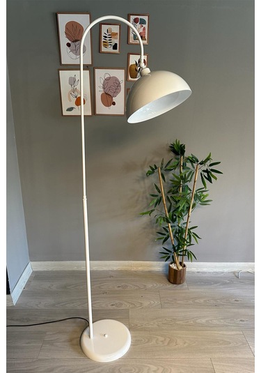 Dimmerli Işığı Ayarlanabilen Işığı Artırılıp Azaltılabilen Beyaz Hareketli Başlık Metal Lambader Beyaz