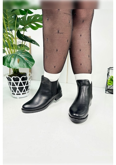 Günlük Kadın Siyah Bot Kalın Oval Burunlu Lastikli Alçak Topuklu Tırtıklı Taban Kısa Bootie 425 Siyah Günlük Kadın Siyah Bot Kalın Oval Burunlu Lastikli Alçak Topuklu Tırtıklı Taban Kısa Bootie 425 Siyah