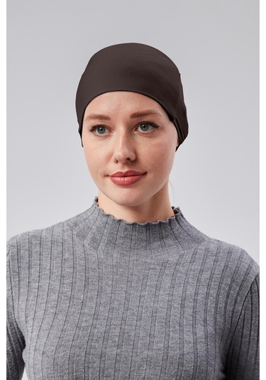 Kadın Tesettür Likralı Penye Dikişsiz Kaymaz Düz Bağlamalı Bone Kahverengi