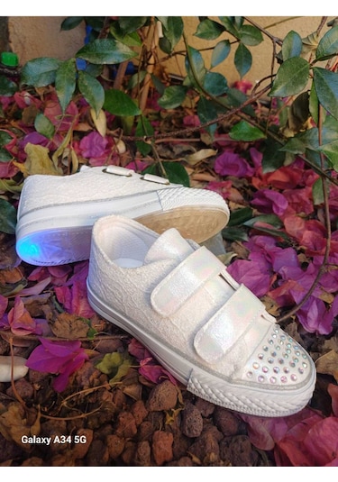 Scarpe Magiche Cırtlı Kız Çocuğu Ayakkabısı 31-35 Numara Arası Işıksızdır Krem